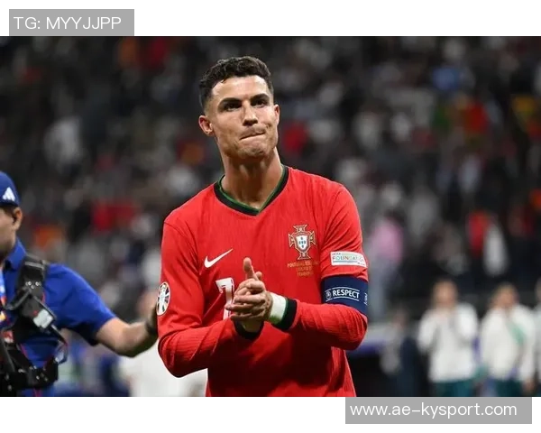 C罗手势暗示遭偷窃或将面临禁赛与罚款处罚